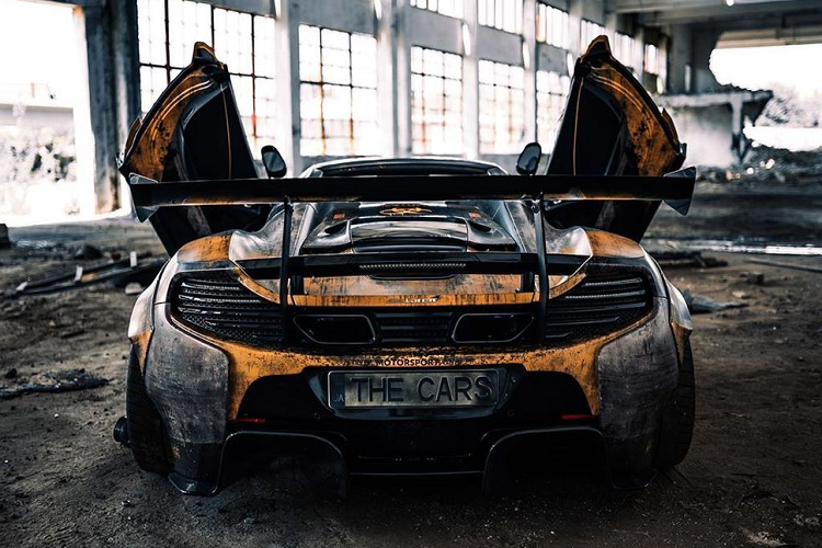 Tốc độ tối đa của xe, theo hãng công bố, là 329 km/h. Mức giá độ xe McLaren 650S trong bài viết này chưa được hãng độ Nhật Bản - Liberty Walk công bố cụ thể.
