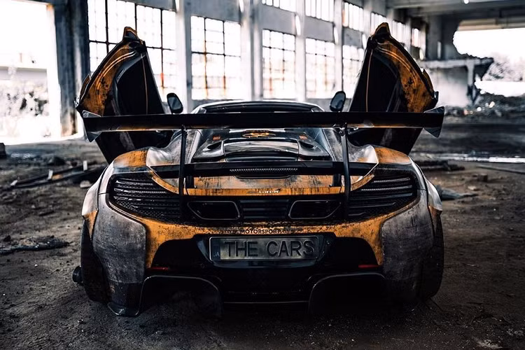 Tốc độ tối đa của xe, theo hãng công bố, là 329 km/h. Mức giá độ xe McLaren 650S trong bài viết này chưa được hãng độ Nhật Bản - Liberty Walk công bố cụ thể.