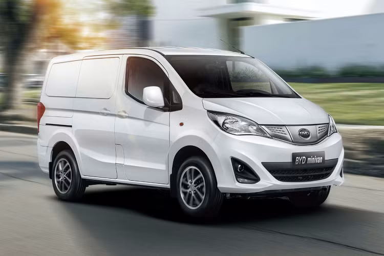 Theo BYD, Na Uy sẽ có được phiên bản dẫn động bốn bánh của Tang EV, có khả năng cung cấp phạm vi di chuyển lên tới 520 km. Thông số kỹ thuật chi tiết, cùng với giá cả, sẽ được công bố vào một ngày sau đó.