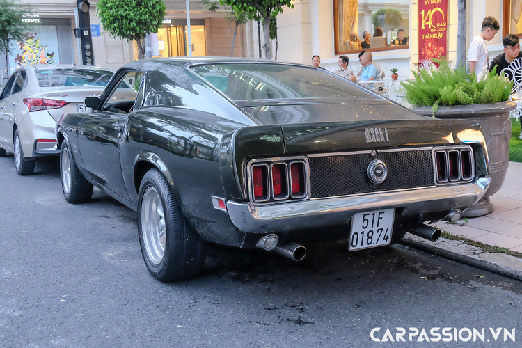 Thương hiệu này sau đó đã cho ra mắt mẫu xe Ford Mustang Mach 1 Cobra Jet 428 – Một trong những mẫu xe thể thao “đình đám” ở thời bấy giờ với thiết kế ngoại thất cũng như hiệu năng vượt trội, đem lại cảm giác đầy hấp dẫn cho người cầm lái.