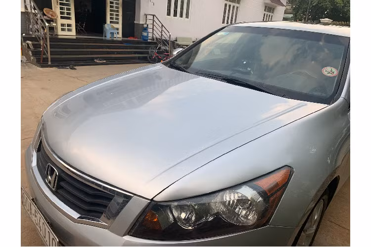 Nếu có nhu cầu mua xe với số tiền khoảng 500 triệu đồng, người sử dụng có nên sẵn sàng tìm đến Honda Accord hay Toyota Camry nhập Mỹ đã qua sử dụng hơn 10 năm không?