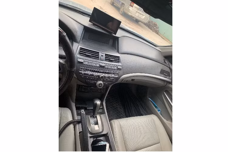 Mặc dù là xe cũ, nhưng với nhiều người, việc lựa chọn sedan hạng D đã qua sử dụng đời này cho trải nghiệm sử dụng thú vị hơn nhiều so với lựa chọn “đập hộp” xe hạng A hay B mới trên thị trường.