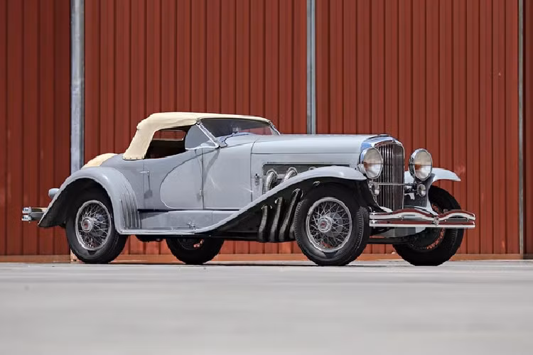 Mỹ hiện còn rất ít thương hiệu xe sang, trong đó có Cadillac, Lincoln, và gần đây là Tesla. Tuy nhiên thương hiệu xe siêu sang Duesenberg sắp tới đây cũng dự đoán được hồi sinh.