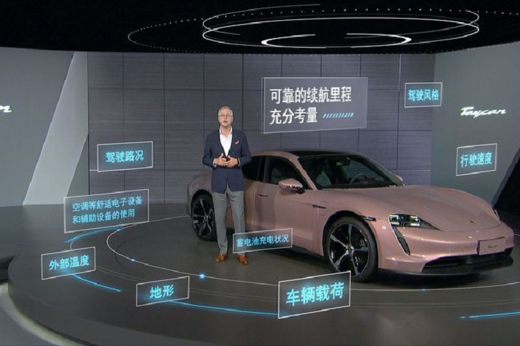 Tại Trung Quốc, siêu xe điện Porsche Taycan RWD có hai tùy chọn kích cỡ pin và mức năng lượng tương ứng. Đầu tiên là Performance Battery một tầng với công suất pin 79.2 kWh (giống như Taycan 4S), được kết nối với động cơ Permanent Magnet Synchronous Motor (PSM) gắn ở trục sau, cho tổng sức mạnh lên tới 402 mã lực khi xe ở chế độ hiệu suất cao và có Launch Control.