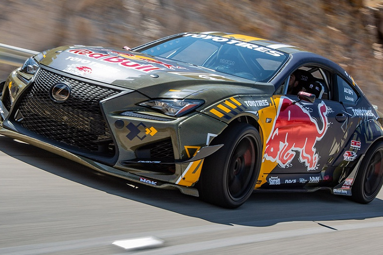 AI-Futtaim Lexus, nhà phân phối Lexus tại Các Tiểu Vương Quốc Ả Rập Thống Nhất (UAE), đã hợp tác với tay đua biểu diễn drift chuyên nghiệp Ahmad Daham để tạo ra chiếc xe biểu diễn drift Lexus RC F thế hệ mới.