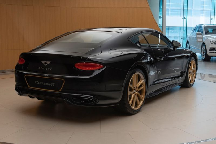Khoang nội thất xa xỉ của Bentley Continental GT Aurum Edition