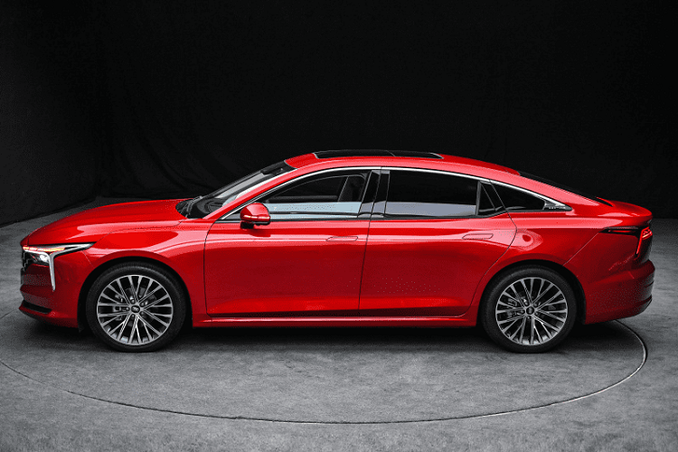 Bestune - thương hiệu con của tập đoàn FAW Trung Quốc - đang lên kế hoạch trình làng mẫu sedan cỡ trung hoàn toàn mới mang tên B70. Trước thời điểm này, những hình ảnh chính thức đầu tiên của Bestune B70 2021 mới đã được tung ra. Sở hữu thiết kế fastback mượt mà, Bestune B70 sở hữu chiều dài 4.810 mm, rộng 1.840 mm, cao 1.455 mm và chiều dài cơ sở 2.800 mm. Nhiều ý kiến đánh giá cho rằng đây là một trong những mẫu xe fastback đẹp nhất do người Trung Quốc sản xuất.