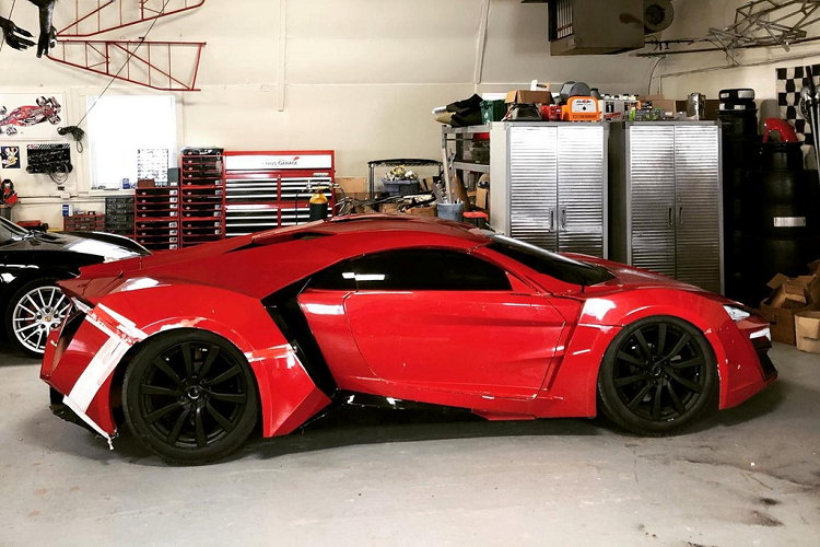 Genius Garage là một tổ chức từ thiện giáo dục phi lợi nhuận, chuyên đào tạo sinh viên ngành cơ khí ôtô tại Mỹ, đã tìm được bản sao của chiếc Lykan Hypersport, ban đầu được xây dựng cho chương trình Fast &amp; Furious Live. Tuy nhiên bản sao này đã được bán sau khi công ty sản xuất của chương trình bị phá sản vào năm 2018.