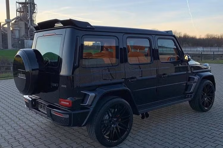 Nếu chiếc Brabus 800 Widestar này về Việt Nam, đây sẽ là chiếc Brabus 800 Widestar thứ 3 có mặt tại dải đất hình chữ S. Chiếc đầu tiên cũng mang màu đen nhưng là màu nhám, chiếc Brabus 800 Widestar thứ 2 hiện mang màu xanh dương đang thuộc sở hữu của doanh nhân Hải Phòng.