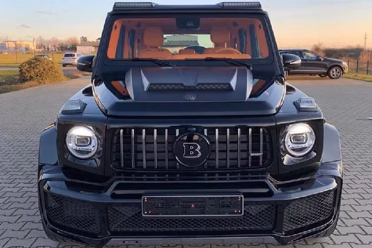 Số lượng dòng SUV hạng sang Mercedes-AMG G63 đời mới độ Brabus tại Việt Nam hơn 6 chiếc nhưng chỉ có đúng 3 chiếc là thuộc bản độ "xịn", bao gồm cả việc nâng cấp ngoại và nội thất cũng như "thông nòng" động cơ cho xe. Con số những chiếc xe Mercedes-AMG G63 độ Brabus có thể tăng lên nếu có khách hàng nào có ý định mua chiếc Brabus 800 Widestar này.
