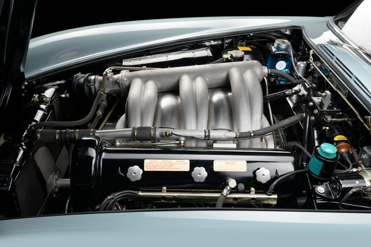 Simon Thornley cho biết: “Chúng tôi đã dành hàng trăm giờ để tìm hiểu chính xác các chi tiết của chiếc xe này trong khi đảm bảo việc phục chế chiếc xe này tuân theo cùng tiêu chuẩn mà mọi chiếc xe chúng tôi đang làm: Những chiếc xe được chúng tôi phục chế phải trông đẹp, lái tốt và có độ bền cao và lâu dài”. Ngoài ra, ông cho biết thêm:“Chiếc xe này đã được sử dụng hơn 60 năm nay và chúng tôi rất vui khi được kéo dài tuổi thọ của huyền thoại này thêm nhiều năm nữa để mang lại niềm vui cho chủ nhân của chiếc 300SL này”.