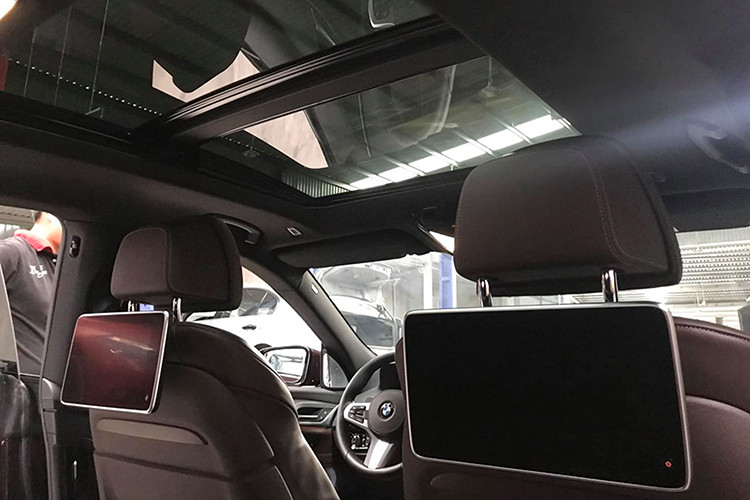 Mức giá 5 tỷ đồng cho một chiếc 6-Series Gran Turismo chỉ thực sự dành cho những “bimmer” đam mê dòng xe này, mức giá này gần như tiệm cận mức giá “đập hộp” một chiếc 740Li 2019 đang có giá bán 5,3 tỷ đồng đang được phân phối chính hãng cũng sử dụng động cơ 6cyl 3.0L tăng áp.