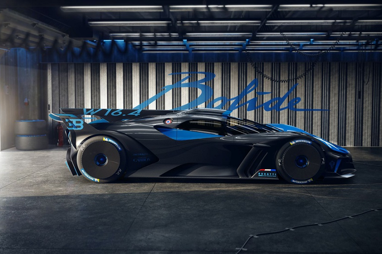 Một số nâng cấp các kỹ sư mang đến trên khối động cơ của Bolide như hệ thống 4 turbo được tinh chỉnh lại cánh turbine, hệ thống dầu bôi trơn được tối ưu để có thể vận hành ở tốc độ cao, hệ thống intercooler air-to-air với bộ làm mát trước bằng chất lỏng giúp ổn định luồng không khí vào động cơ ở mức tối ưu nhất, thậm chí còn hiệu quả hơn những mẫu xe đua thể thức 1.