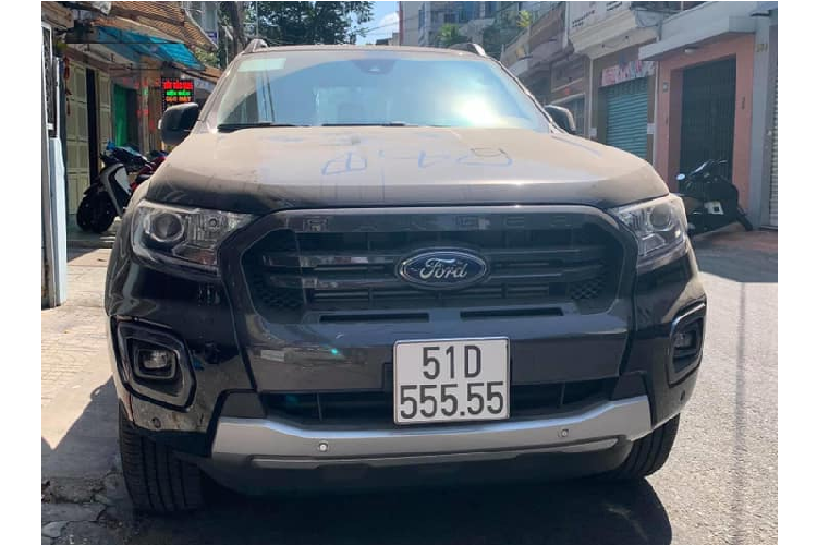 Thêm nữa với đầu 51D, biển số này sẽ có tổng cộng tới 6 con số 5, nhìn khá thuận mắt và cũng nổi bật khi chạy trên đường.