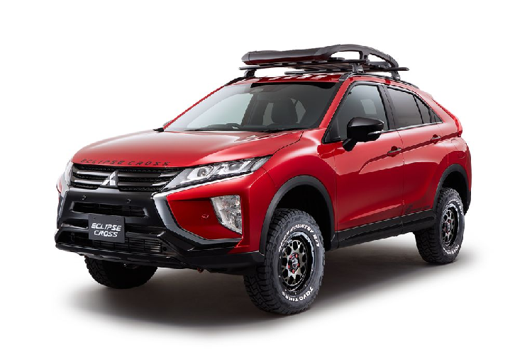 Bước sang thế giới SUV, người hâm mộ sẽ có dịp chiêm ngưỡng mẫu Mitsubishi Eclipse Cross Weekend Explore Specification trong biến thể off-road, sẵn sàng chinh phục những cung đường gồ ghề nhất.