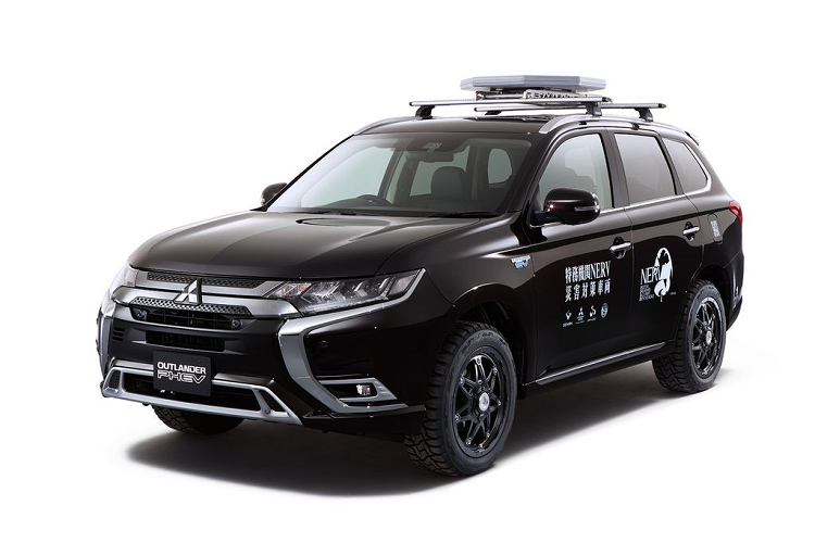 Điểm nổi bật nhất trong số các trang bị chính là Hệ thống treo khí nén Japan, cho khả năng nâng – hạ gầm xe chỉ với thao tác trên điều khiển từ xa hoặc điện thoại thông minh.