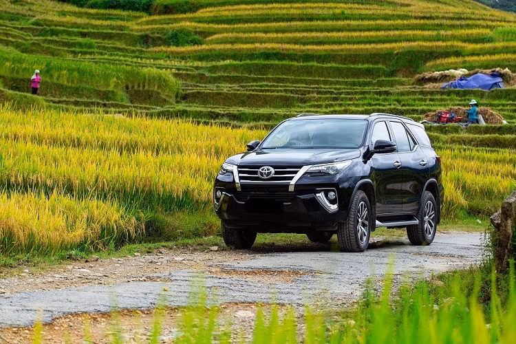 Toyota Fortuner va Innova doi moi dinh loi hop so tai Viet Nam