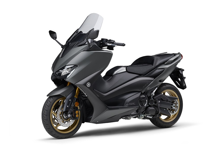 Về giá xe Yamaha TMax 560 tại Nhật Bản có giá khởi điểm 1,16 triệu Yên, tương đương 252 triệu đồng và chỉ có 1 tùy chọn màu Xanh nhám. Mặt khác, phiên bản cao cấp TMax 560 Tech Max có giá 1,29 triệu Yên, tương đương 280 triệu đồng, cho hai tùy chọn màu Xám và Đen.