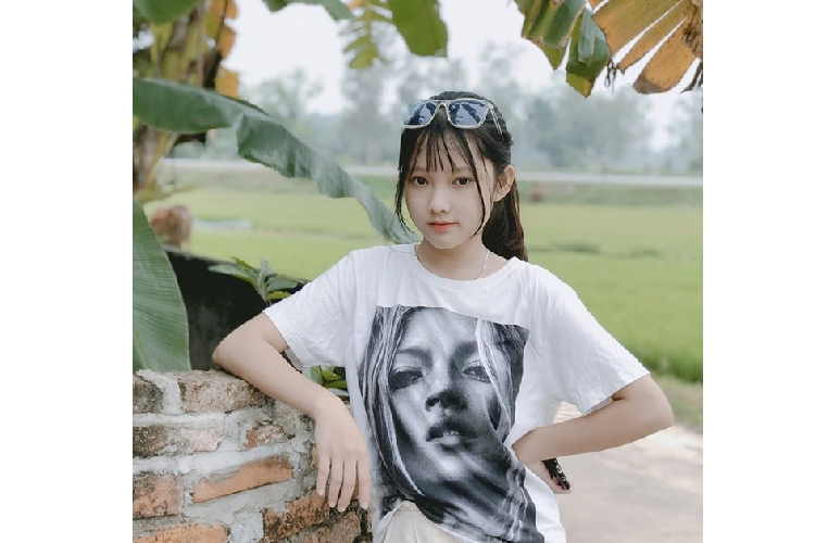 Nu sinh lop 11 xinh cuc pham nhan nhieu loi khen khi tiep suc mua thi-Hinh-4