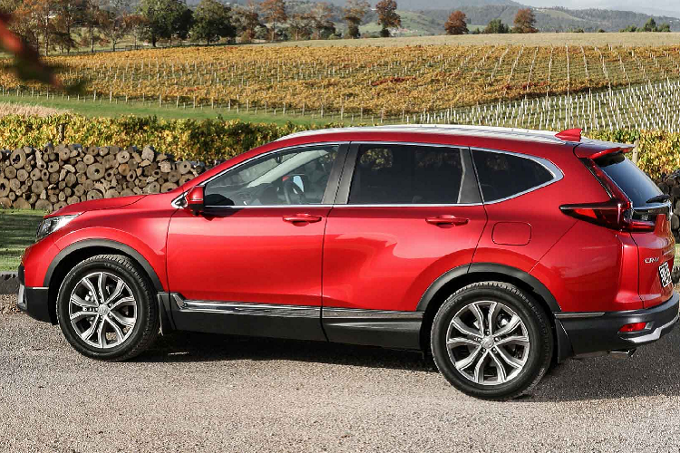 Giá xe Honda CR-V 2021 bao gồm VTi L AWD bán ra 28,906 USD (670 triệu), phiên bản VTi L7 có giá 31.047 USD (719 triệu) và bản cao cấp nhất CR-V VTi LX AWD có giá bán 33,903 USD (~785 triệu). Honda CR-V 2019 tại Việt Nam có giá 983 triệu đồng - 1,093 tỷ đồng. Giá CR-V 2020 tại Việt Nam được dự đoán tăng nhẹ.