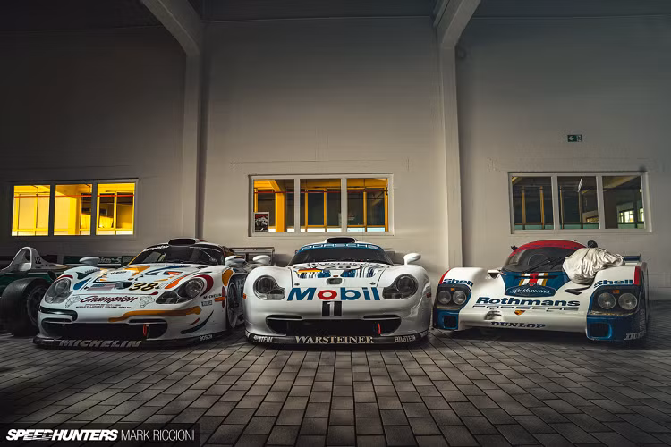 Thật điên rồ khi chúng tôi để các thiết bị lại trong nhà kho vào ban đêm, nhưng vẫn còn nhiều câu hỏi mà chúng tôi muốn kiểm tra lại vào ban ngày. Vì vậy, Beny vui lòng hướng dẫn tiếp cho chúng tôi vào sáng hôm sau.