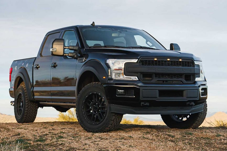 Roush Performance – cái tên đã quá quen thuộc với những người yêu Ford, hãng độ từng nổi danh với nhiều mẫu Mustang, mới đây đã tung ra phiên bản hiệu năng cao của mẫu bán tải Ford F-150 mang tên “Roush F-150 5.11 Tactical Edition 2020”.