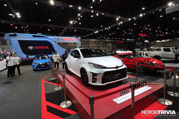 Yaris GR sở hữu nền tảng khung gầm độc đáo, nó là sự kết hợp của nền tảng GA-B mới của Toyota (dùng trên Yaris hatchback thế hệ mới) và phần sau được điều chỉnh từ nền tảng GA-C được sử dụng cho các dòng Corolla và C-HR. Để có trọng lượng nhẹ, khung xe sử dụng các tấm hợp kim nhôm và mui xe được bằng vật liệu composite carbon nhẹ và đẹp, bên cạnh nhiều cách cắt giảm trọng lượng ở nhiều bộ phận trên xe.