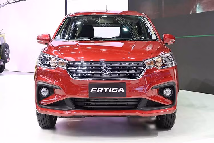Tuy giá bán Ertiga 2020 phiên bản GLX có sự điều chỉnh nhẹ nhưng những gì khách hàng nhận lại được thì hoàn toàn xứng đáng. Được biết, trên phiên bản GLX mới, Suzuki Ertiga sẽ được bổ sung loạt trang bị đáng chú ý hơn so với phiên bản đang bán ra tại Việt Nam.