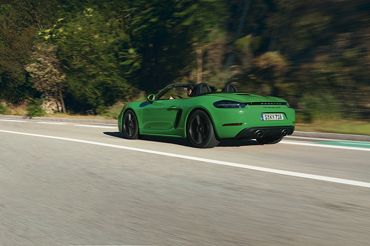 Những chiếc Porsche 718 GTS 4.0 thế hệ mới đầu tiên sẽ đến tay khách hàng vào tháng 3 năm nay.