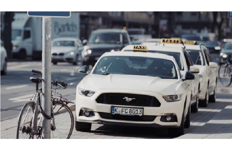 ##b###7. Ford Mustang - Đức Trong thời gian thực hiện video quảng cáo ở Đức, hãng Ford đã quyết định dùng xe Mustang công suất 421 mã lực làm taxi để nhiều người có thể trải nghiệm. Tuy nhiên, dù có tốc độ cực nhanh, nhưng chiếc xe này có cốp để đồ quá nhỏ, không đủ tiêu chuẩn để làm một chiếc taxi lý tưởng.