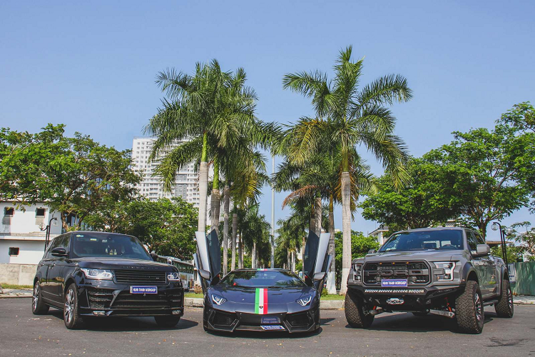 Điểm đáng giá nhất của Ford Raptor 2020 F-150 nằm ở khối động cơ EcoBoost 3.5 lít V6 thế hệ thứ 2. Với khả năng sản sinh mức công suất tối đa lên đến 375 mã lực và mô-men xoắn cực đại 691 Nm. Những thông số này vốn dĩ đã tạo nên một chiếc bán tải mạnh mẽ, nhưng với những bộ phụ kiện được trang bị thêm, chiếc xe sẽ còn mạnh mẽ hơn nữa.