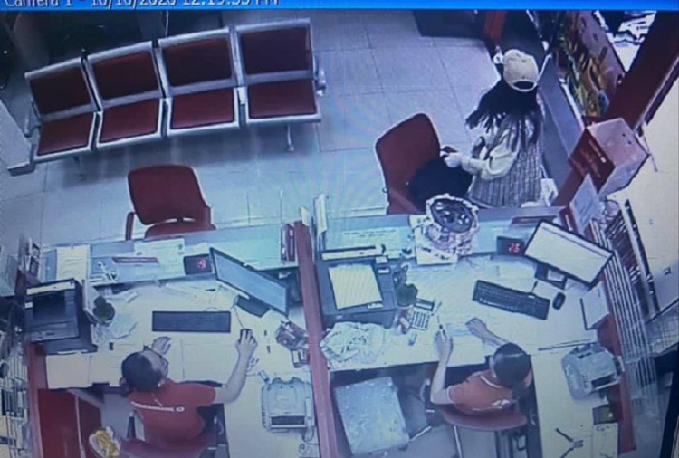 Vu cuop ngan hang o TPHCM: Nghi pham khai no chong chat do muon noi tieng