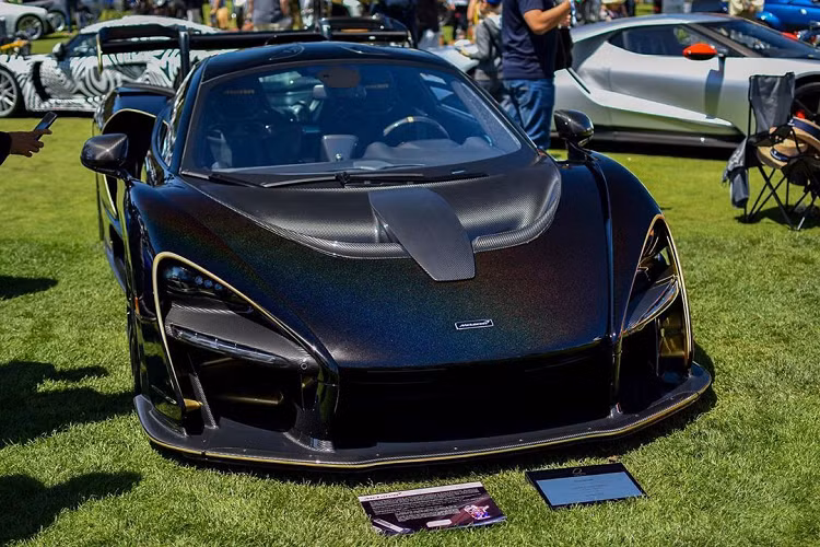 Senna hiện đã và vẫn đang trở thành mẫu xe nhận được phần lớn cảm tình từ giới mê xe. Với số lượng chỉ 499 chiếc được sản xuất, Senna đã sớm được bán hết các suất mua và vẫn đang dần được bàn giao tới tay khách hàng. Sở hữu thiết kế mang đầy tính khí động học của một chiếc xe đua, Senna vẫn không làm mất đi những đường nét hấp dẫn của một mẫu xe đình đám trên đường phố.