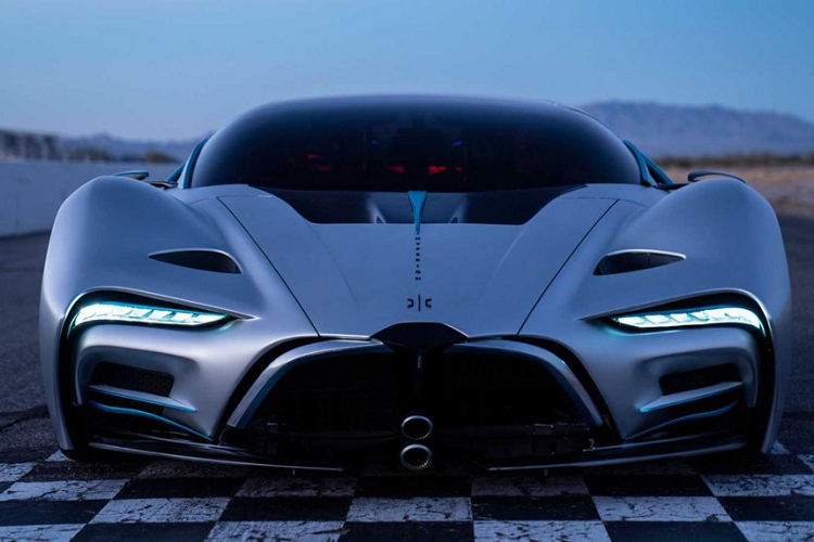 Với những siêu xe điện hiện đại như Lotus Evija, Rimac C_Two, và Pininfarina Battista cung cấp cự li di chuyển thuần điện mấy trăm km, Hyperion đặt mục tiêu xóa tan lo ngại về cự li, bởi Hyperion XP-1 chạy hydro có cự li di chuyển tới hơn 1.600 km ấn tượng, khiến nó phù hợp cho cả những hành trình dài. Để so sánh, con số này là nhiều gấp đôi cự li 800 km của sedan điện hạng sang Lucid Air cũng vừa ra mắt tuần này.