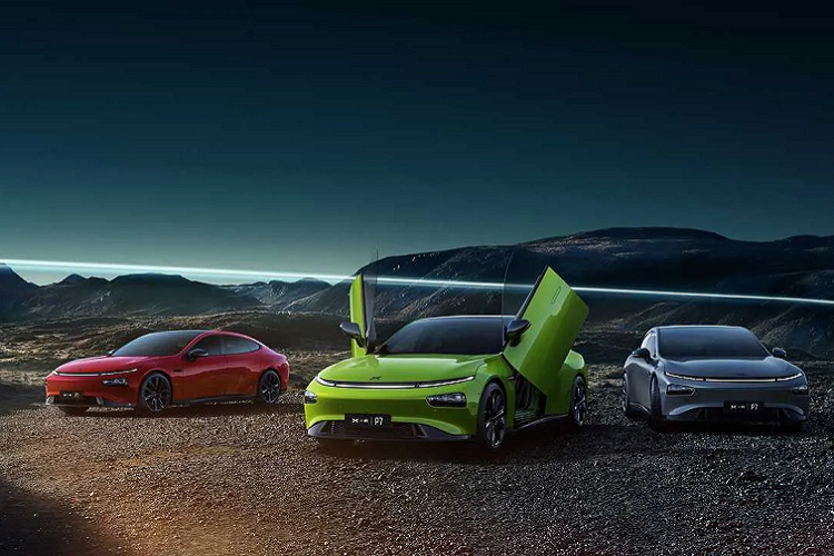 Phiên bản All-Wheel Drive High-Performance cũng lắp đặt cụm pin dung lượng 80,9 kWh, nhưng có trang bị 2 mô tơ điện sản sinh tổng công suất tối đa 424 mã lực. Nhờ vậy, nó có thể giúp P7 gia tốc từ 0-100 km/h trong 4,3 giây, nhưng cự li di chuyển bị giảm xuống còn khoảng 560 km.