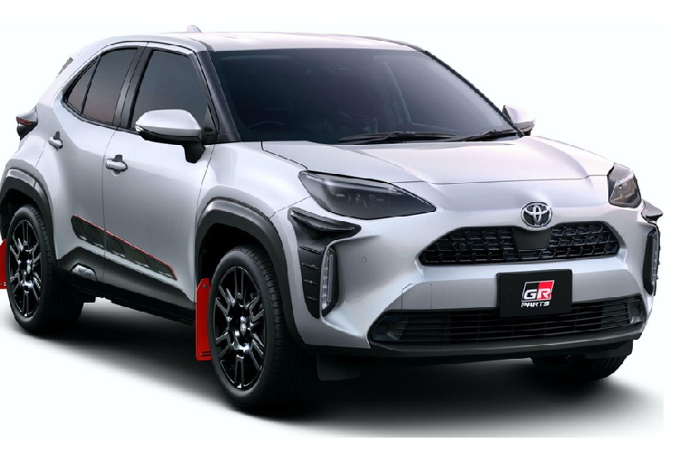 Dù vay mượn nhiều chi tiết từ Toyota Yaris GR, nhưng mẫu xe crossover Toyota Yaris Cross sở hữu kiểu dáng ấn tượng hơn. Bên cạnh đó, hãng xe Nhật Bản còn cung cấp 2 gói nâng cấp của TRD và Modellista. Những gói nâng cấp mới giúp Yaris Cross có ngoại hình thể thao, hầm hố hơn.