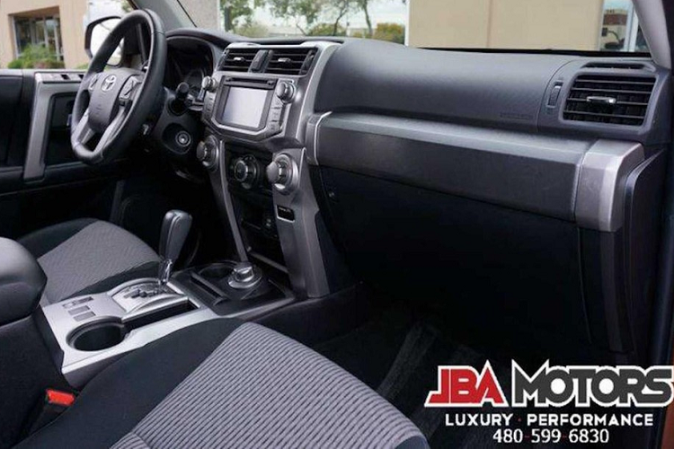 Tuy nhiên, người bán không nói rõ cấp độ bảo vệ của lớp áo giáp “to và dày” này, do đó ta không biết nó có thể chống đạn, lực công kích bằng vũ khí cận chiến, hay chất nổ tới mức độ nào.