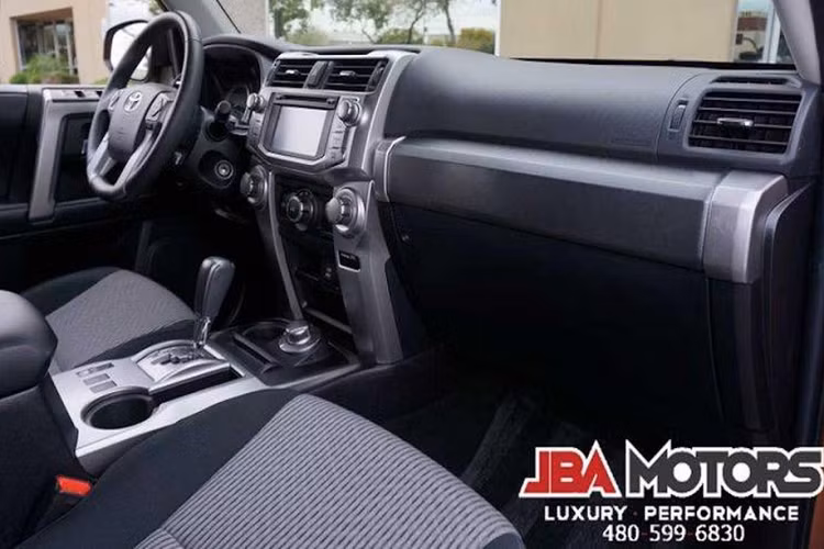 Tuy nhiên, người bán không nói rõ cấp độ bảo vệ của lớp áo giáp “to và dày” này, do đó ta không biết nó có thể chống đạn, lực công kích bằng vũ khí cận chiến, hay chất nổ tới mức độ nào.