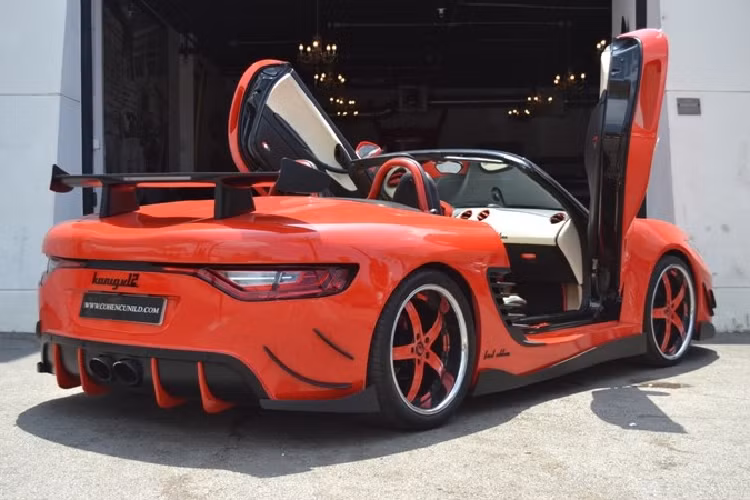 Dựa theo thông tin từ website Cohan &amp; Cars, chiếc Porsche độ Toyota GR Supra trang bị động cơ xăng 6 xi-lanh phẳng dung tích 2.5 lít sản sinh 208 mã lực, hộp số sàn, bộ la-zăng Vertini 20 inch, camera với cảm biến đỗ xe phía sau.