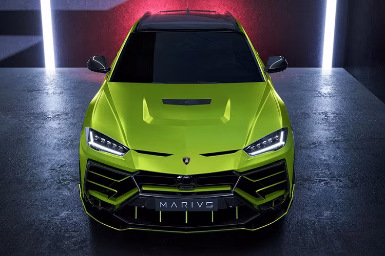 Siêu SUV có khả năng chạy nước rút 0-100 km/h chỉ trong 3,6 giây, trước khi đạt tốc độ tối đa 305 km/h. Đây là một trong những chiếc SUV nhanh nhất thế giới.