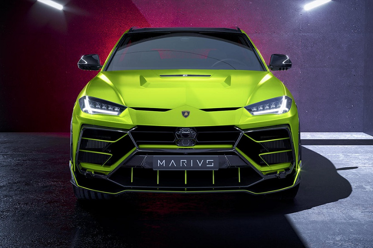 Bản độ Lamborghini Urus mới này được trang bị bộ bodykit góc cạnh, làm nổi bật kiểu dáng vốn đã hung hãn của Urus. Ở phía trước, MD1 có cản trước được tái thiết kế, líp cản trước tạo cảm giác mạnh mẽ hơn, mui xe cũng được làm lại và gương chiếu hậu có ốp tùy chỉnh.