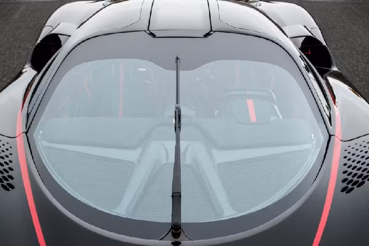 Với Tuatara, SSC North America lại một lần nữa nhắm vào phân khúc hypercar với những đối thủ trực tiếp như Bugatti Chiron, Koenigsegg Agera RS, Jesko hay thậm chí là người đồng hương Hennessey F5.