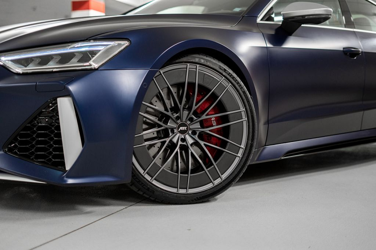 Nâng cấp hệ thống treo, bên cạnh đó cũng sẽ xuất hiện trong tương lai gần, nhưng hiện tại, khách hàng của ABT có thể tìm hiểu thông tin qua website hay độ thêm bộ mâm mới cho “xế cưng” của mình. Giá xe Audi RS Q8 độ ABT hiện vẫn chưa được công bố chính thức.