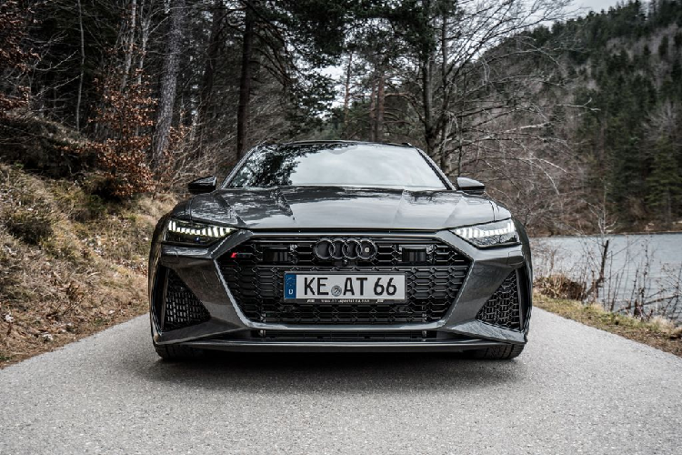 Tuy ABT chưa công bố thông số kỹ thuật cụ thể nhưng mẫu SUV hạng sang Audi RS Q8 vốn dĩ đã sở hữu mức công suất ấn tượng khi chỉ cần 3,8 giây để bứt tốc lên 100 km/h và khả năng đạt tốc độ tối đa tương tự như Urus với gói trang bị Dynamic Package. Tuy nhiên, tốc độ tối đã của Audi RS Q8 chỉ đạt ngưỡng 250 km/h khi không có gói hiệu năng nêu trên.