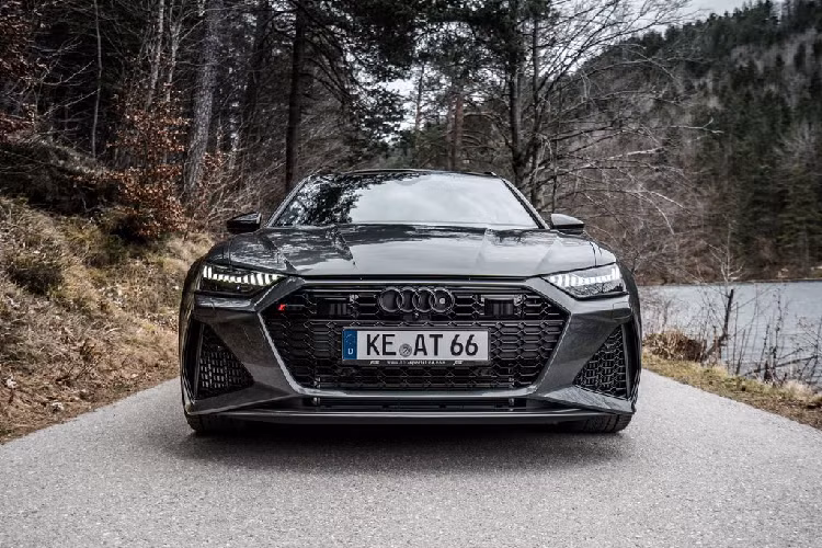 Tuy ABT chưa công bố thông số kỹ thuật cụ thể nhưng mẫu SUV hạng sang Audi RS Q8 vốn dĩ đã sở hữu mức công suất ấn tượng khi chỉ cần 3,8 giây để bứt tốc lên 100 km/h và khả năng đạt tốc độ tối đa tương tự như Urus với gói trang bị Dynamic Package. Tuy nhiên, tốc độ tối đã của Audi RS Q8 chỉ đạt ngưỡng 250 km/h khi không có gói hiệu năng nêu trên.