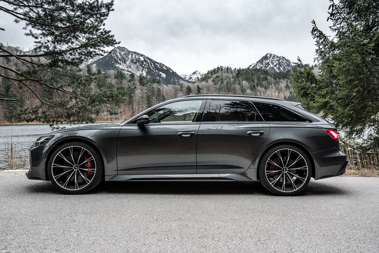 Ngoài ra, nâng cấp hiệu suất này còn xuất hiện trên mẫu RS6 Avant và RS7 Sportback với cùng chung 1 động cơ. Bên cạnh đó, chiếc RS4 Avant với động cơ V6 tăng áp kép 2,9 lít và công suất 503 mã lực - 660 Nm giờ đây, qua sự tinh chỉnh của ABT, đã tăng lên thành 444 mã lực và 600 Nm.