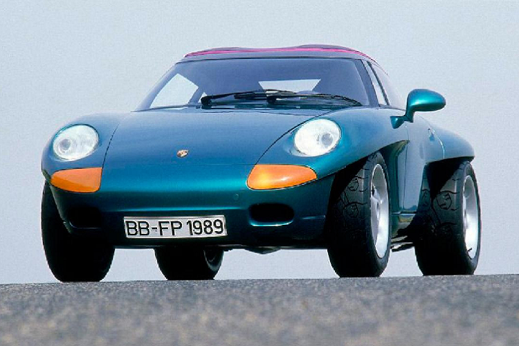 Thân xe được làm từ polyme gia cố thêm sợi carbon, đồng thời trang bị một động cơ 6 xi-lanh phẳng, dung tích 3,6 lít với công suất 247 mã lực và 312 Nm mô-men xoắn cực đại.