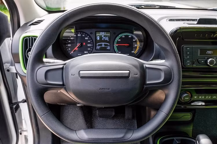 Đây là những lựa chọn lạ lùng bởi những mẫu xe chạy xăng thế hệ mới của Roewe vốn có thiết kế đẹp và trang bị hiện đại hợp xu hướng.