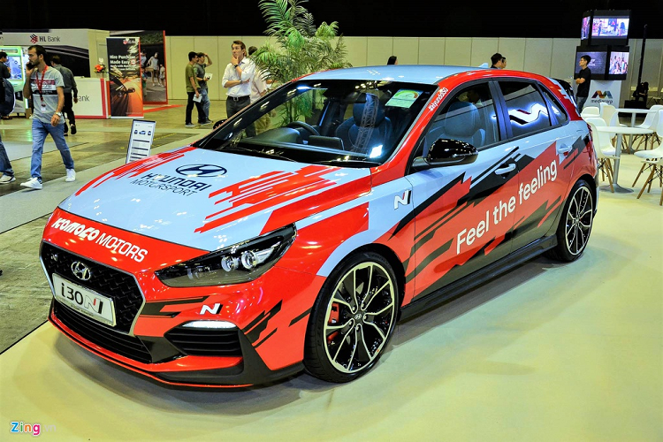 Trong khuôn khổ Triển lãm Singapore Motor Show 2020, Huyndai mang đến cho khách hàng khá nhiều dòng xe nổi bật của hãng. Một trong những điểm nổi bật tại gian hàng thương hiệu ôtô Hàn Quốc năm nay là mẫu xe thể thao Hyundai i30 N.