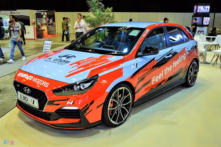 Trong khuôn khổ Triển lãm Singapore Motor Show 2020, Huyndai mang đến cho khách hàng khá nhiều dòng xe nổi bật của hãng. Một trong những điểm nổi bật tại gian hàng thương hiệu ôtô Hàn Quốc năm nay là mẫu xe thể thao Hyundai i30 N.